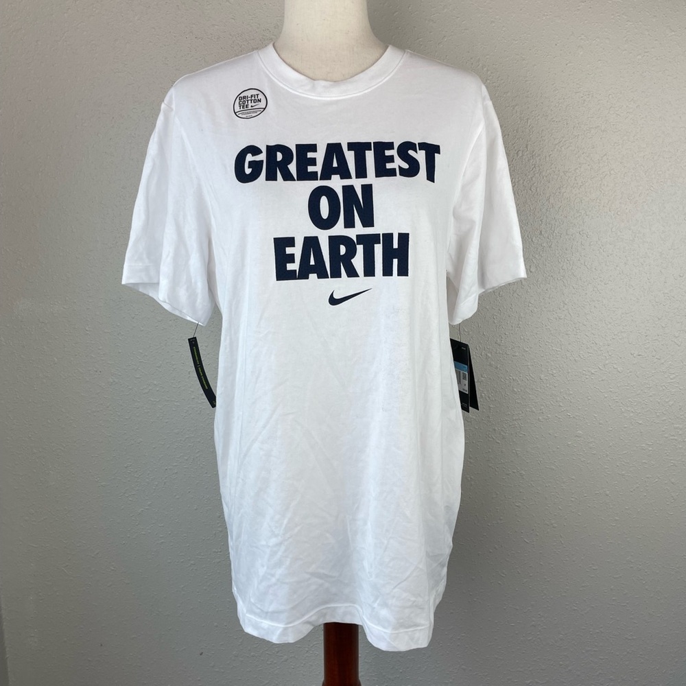NWT Nike Basketball T-Shirt Size M
